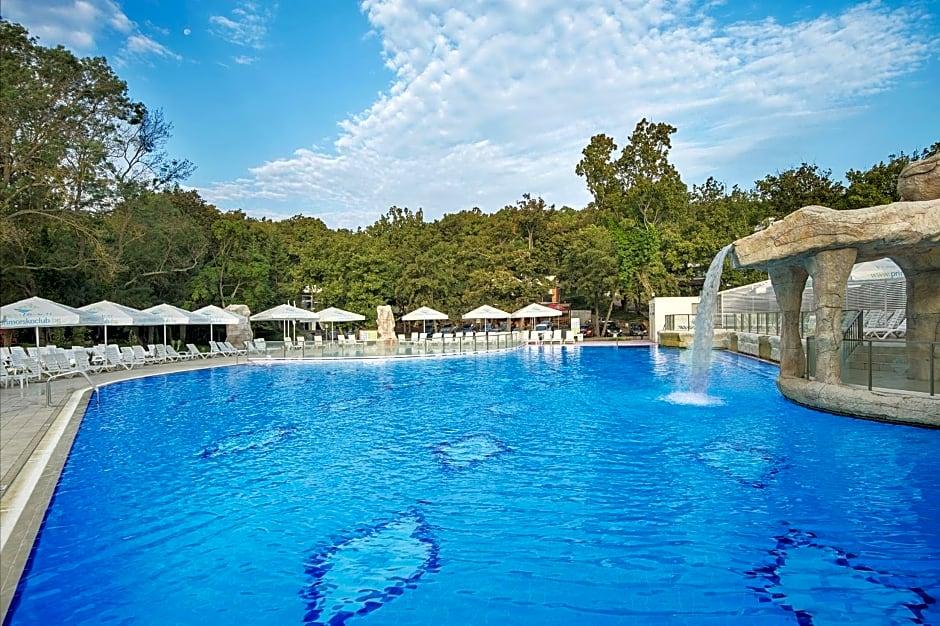 Forest Beach Hotel image 0