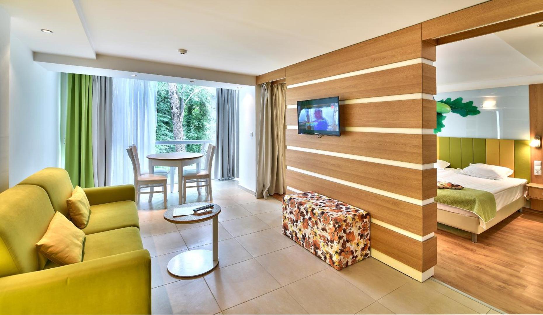 Forest Beach Hotel image 3