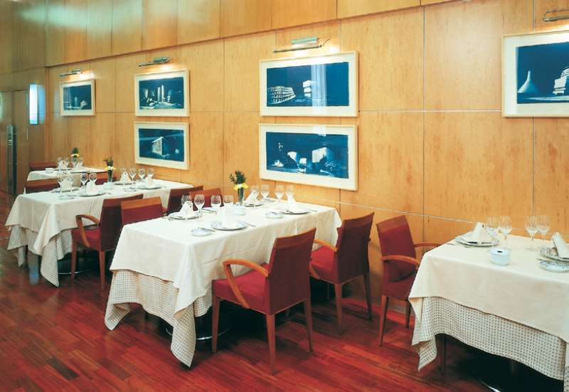 NH Málaga image 1