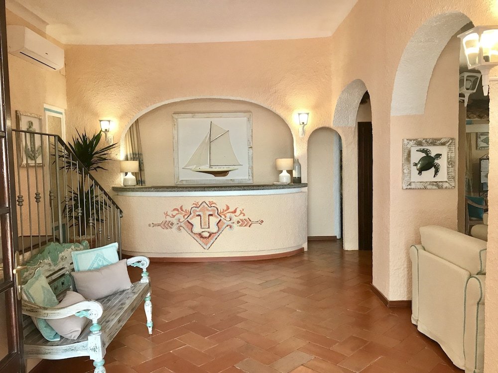 Badkamer met ligbad — Colonna San Marco