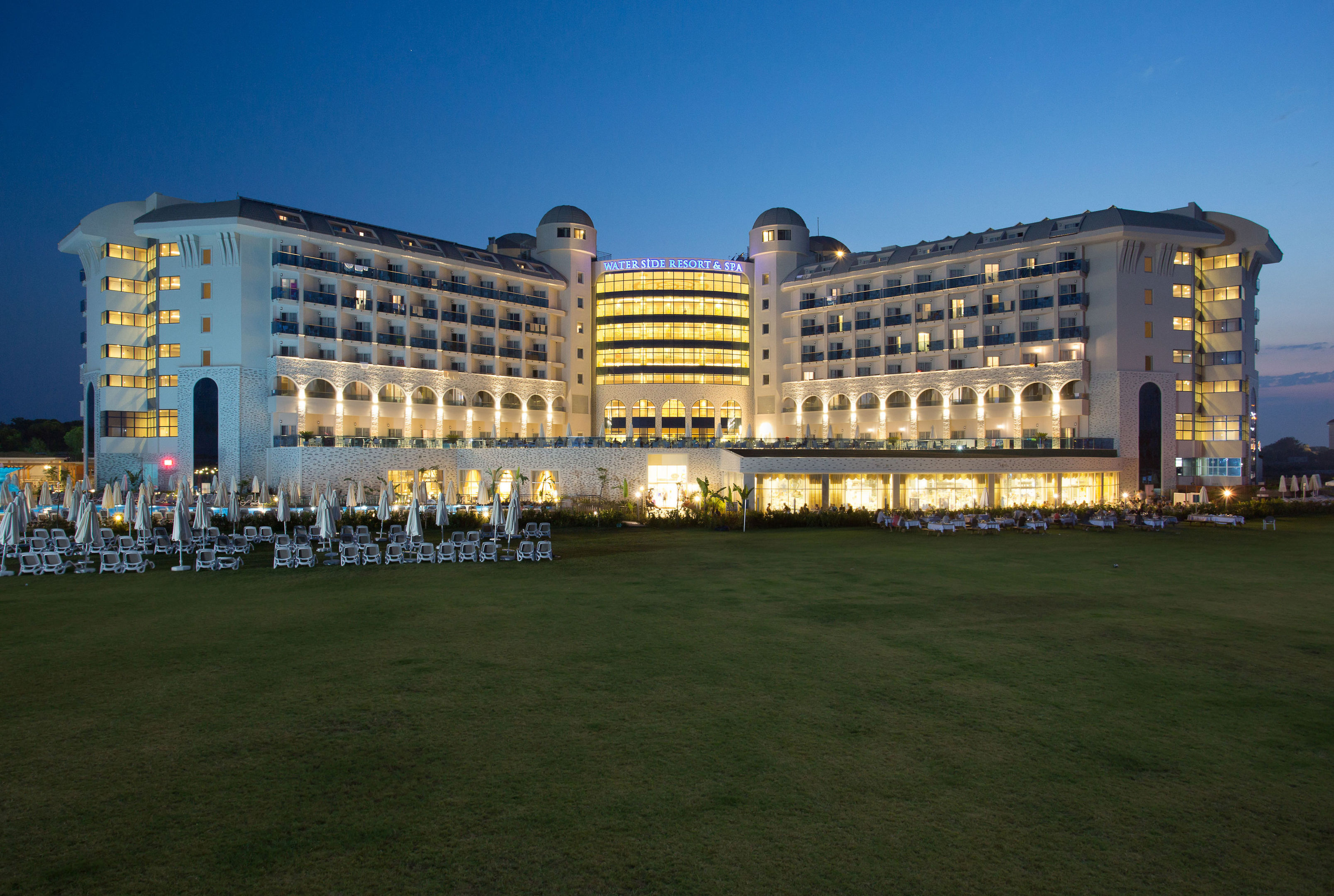 Water Side Resort & Spa image 2