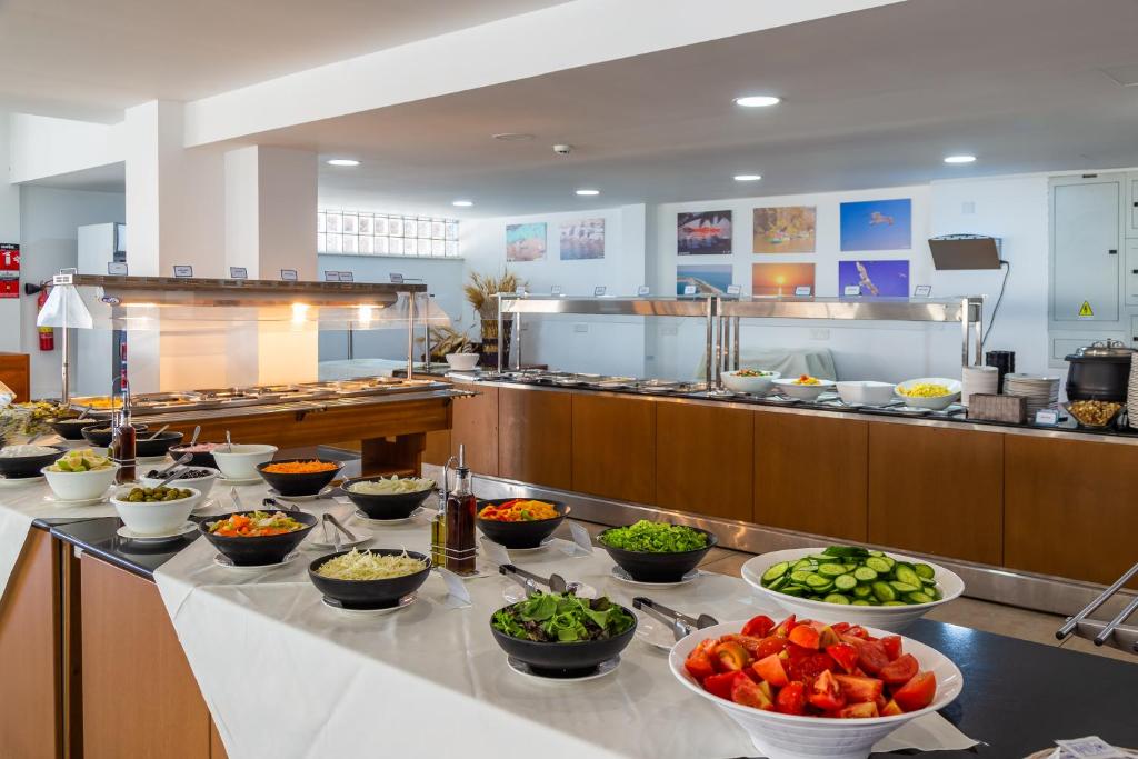 Tetyk Hotel Apartments image 3