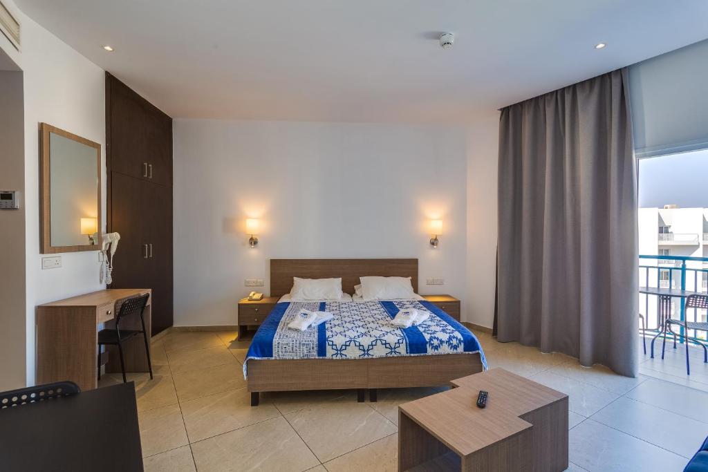Tetyk Hotel Apartments image 1