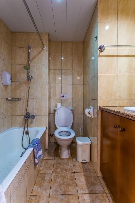Tetyk Hotel Apartments image 2