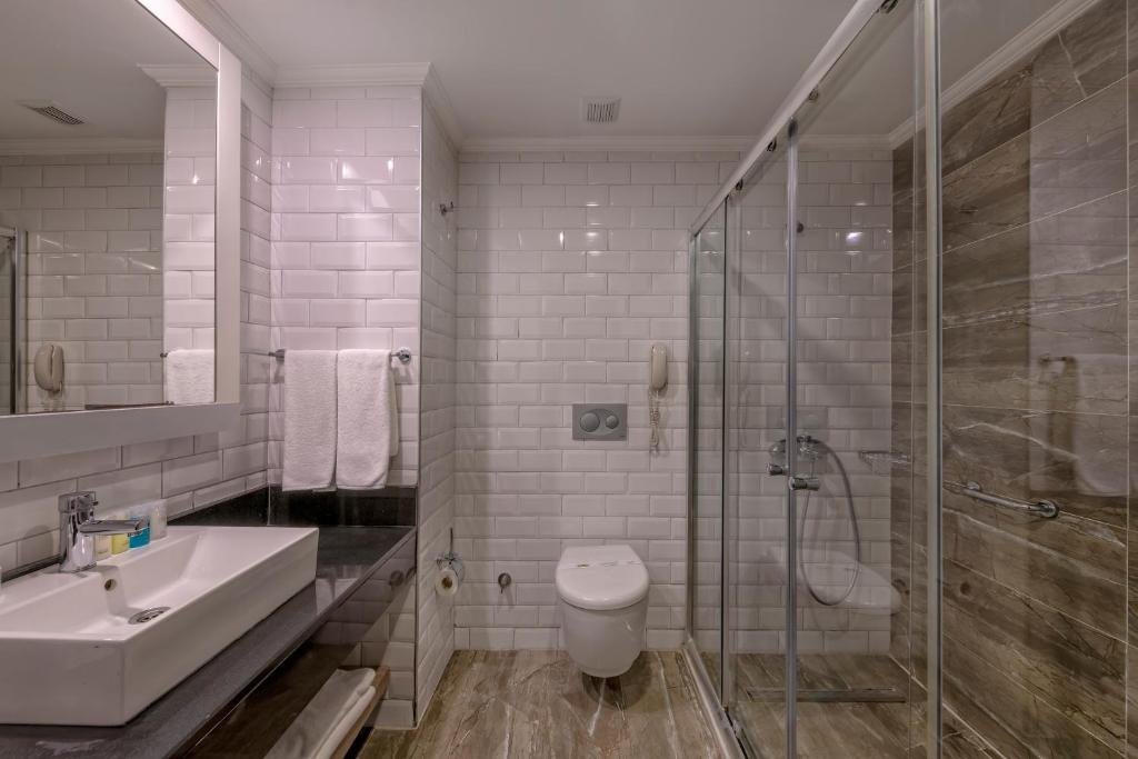 LRS Port River Hotel & Spa image 2