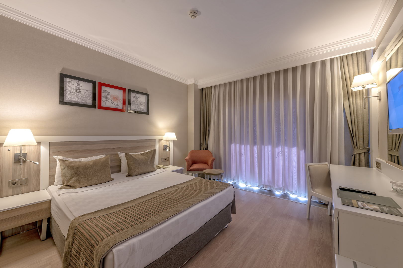 LRS Port River Hotel & Spa image 1