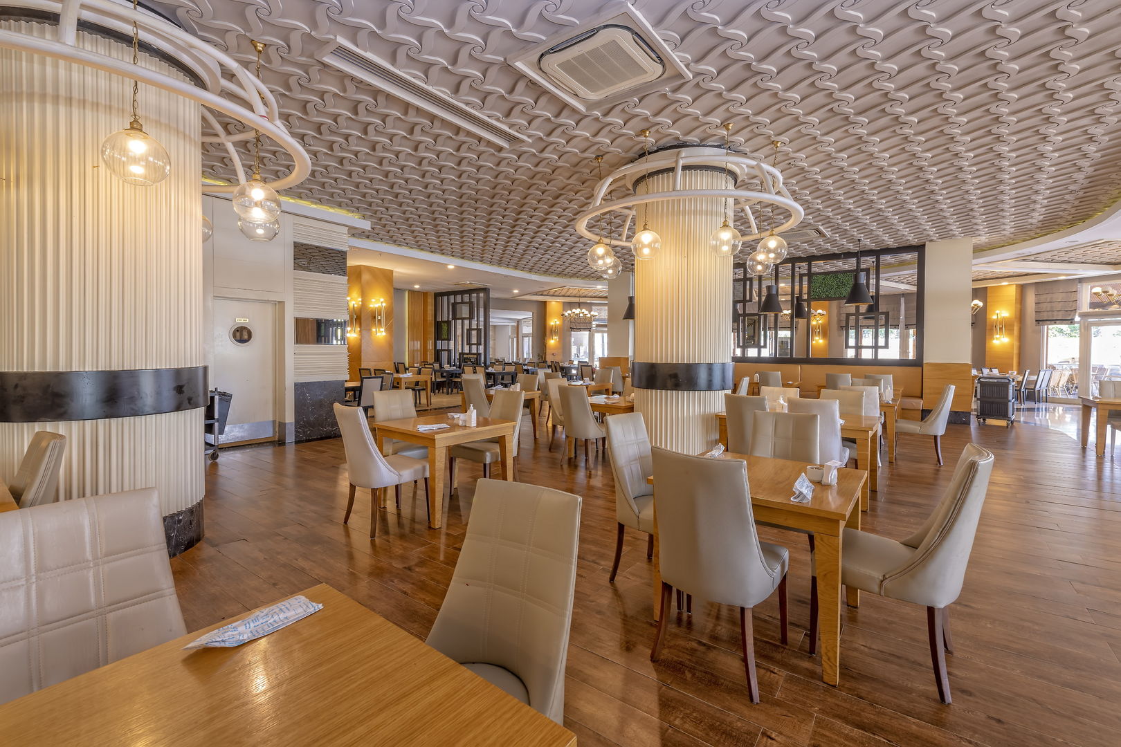 LRS Port River Hotel & Spa image 3