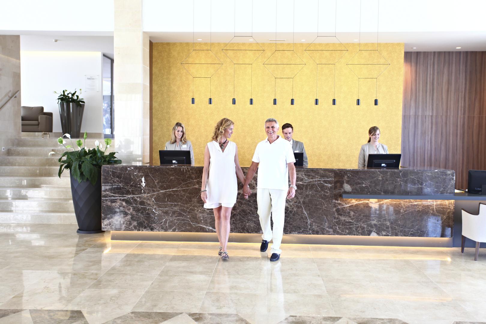 Lobby met receptie — ZAFIRO Palace Alcudia