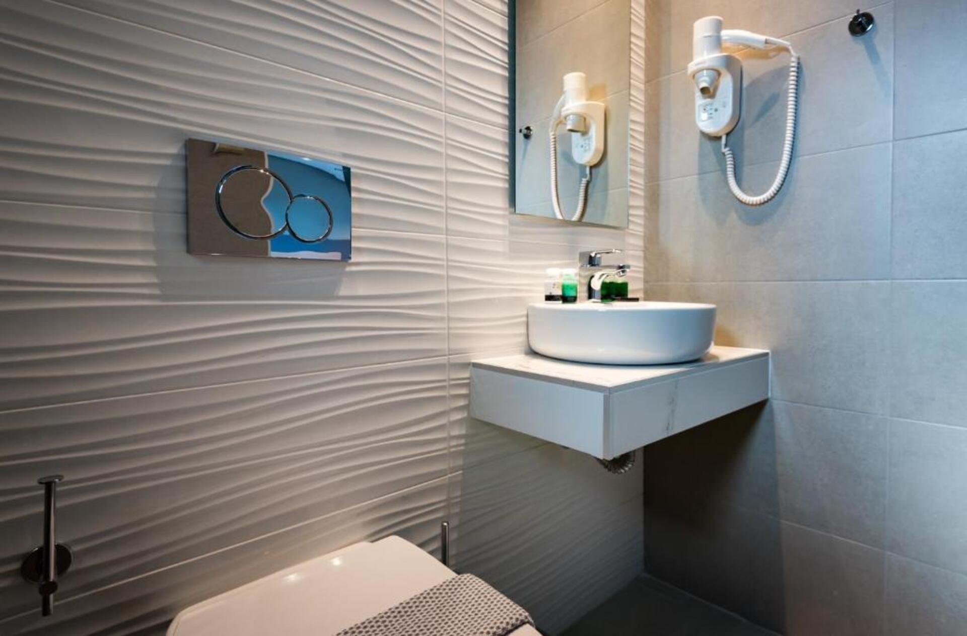 Sunday Hotel image 1