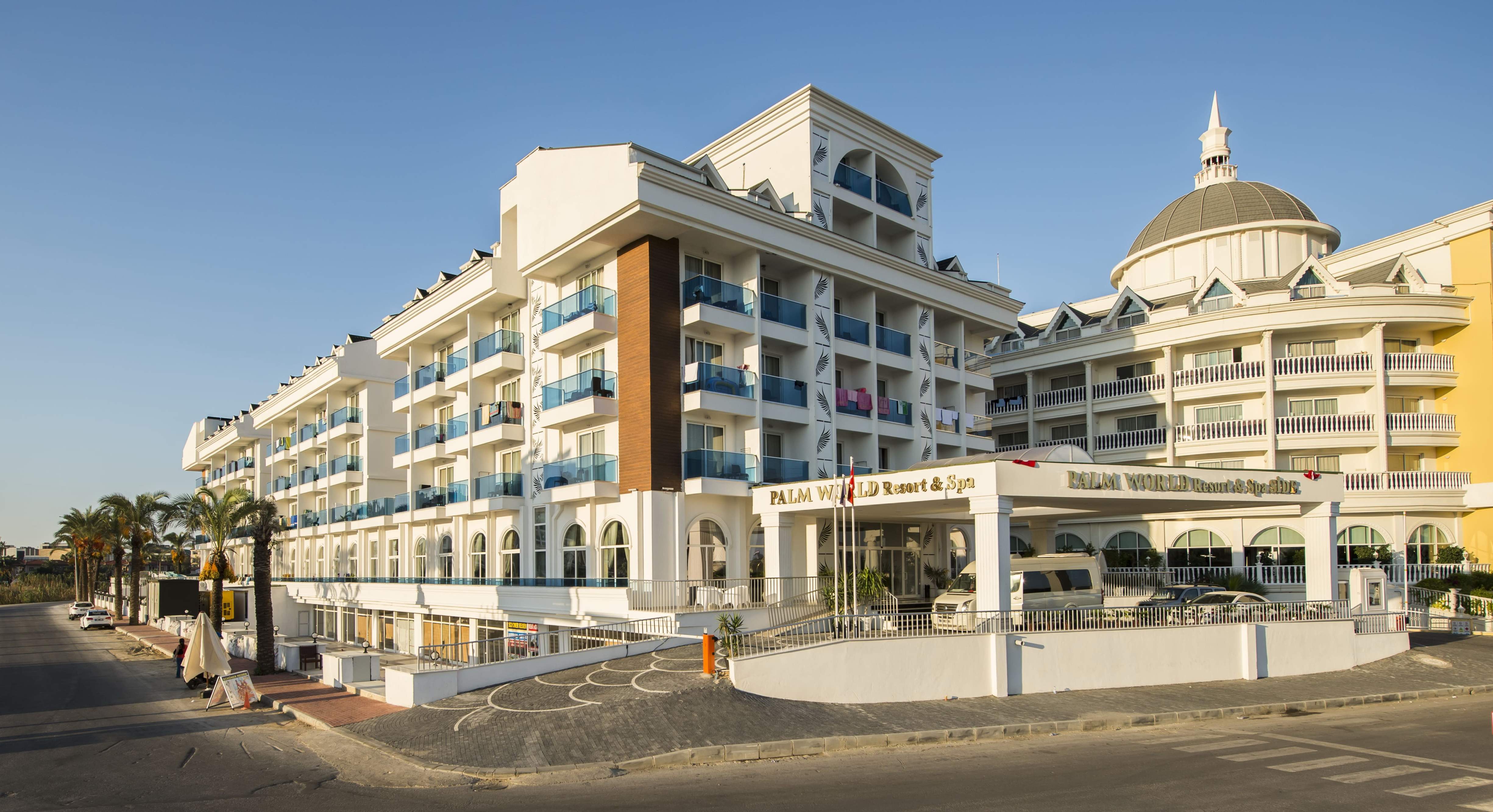 Palm World Resort & Spa Side image 0