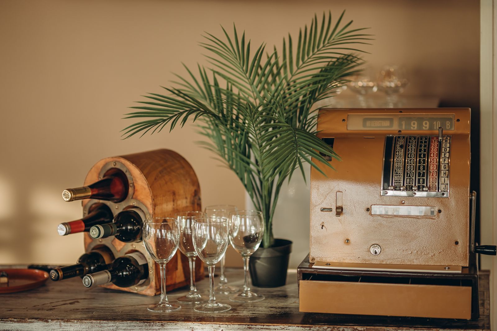 Bar met drankenselectie — Hotel Polamar