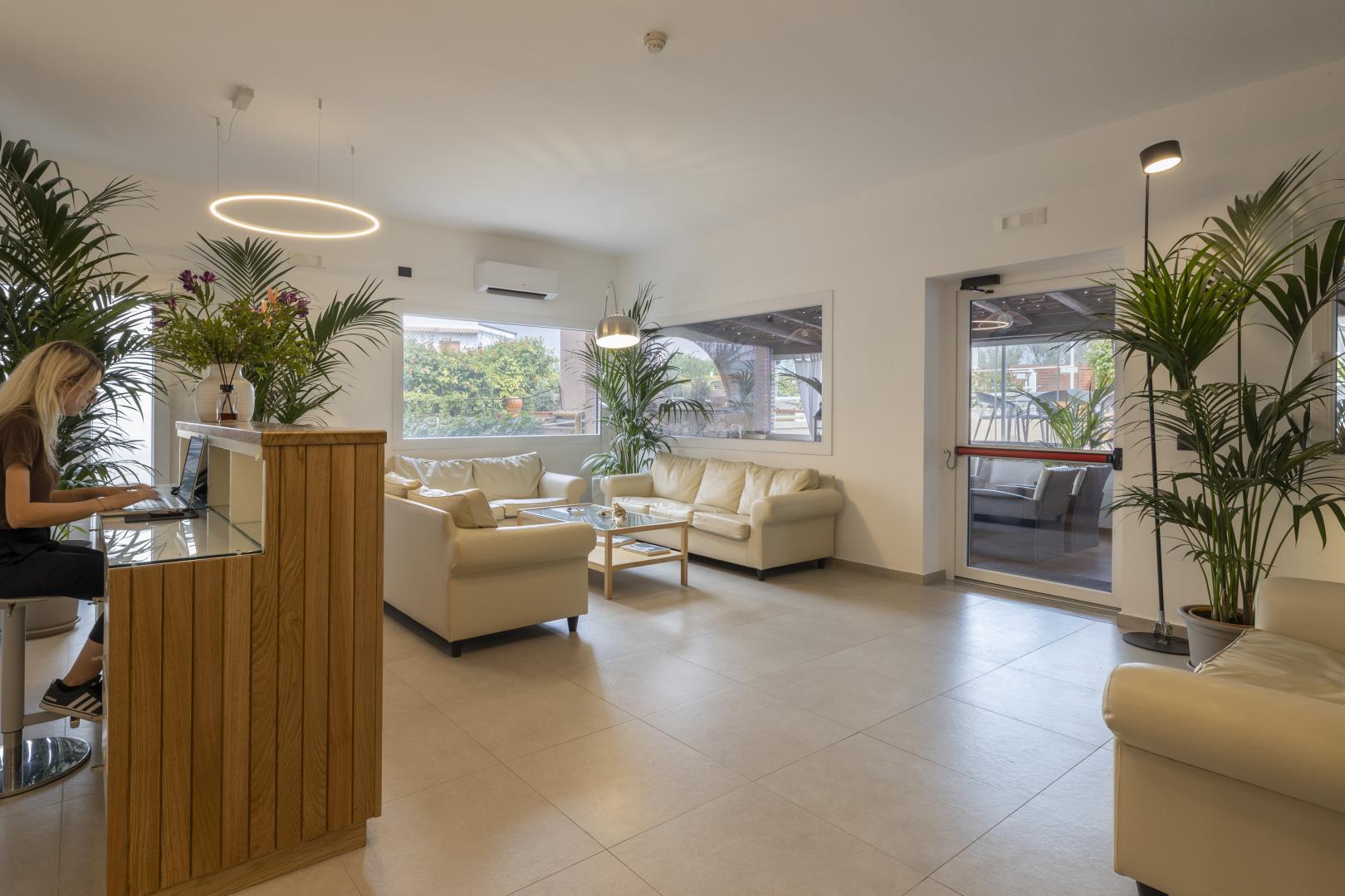 TIME TO SMILE Villa Giardini foto 17