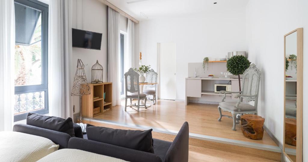 Hotel Catalina image 2