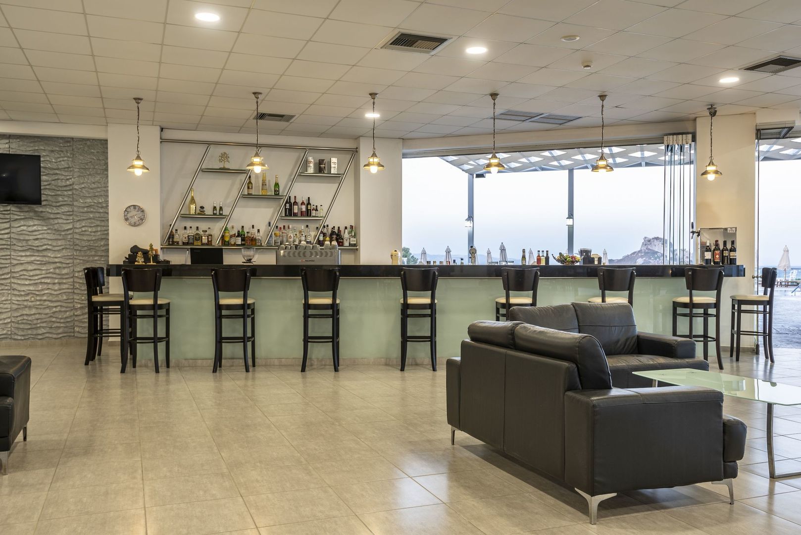 Royal Bay Suites image 2