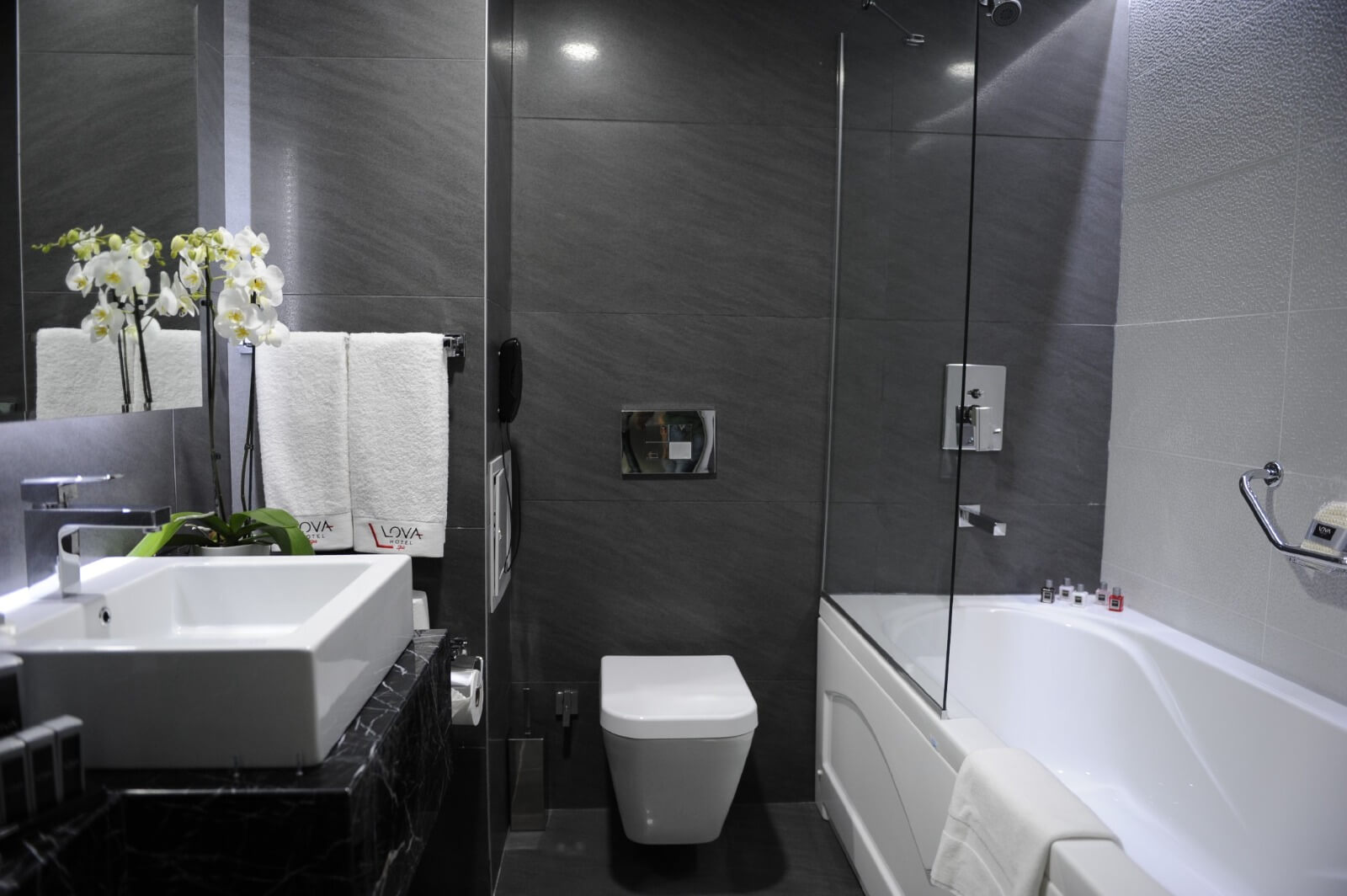 Lova Hotel Spa image 1