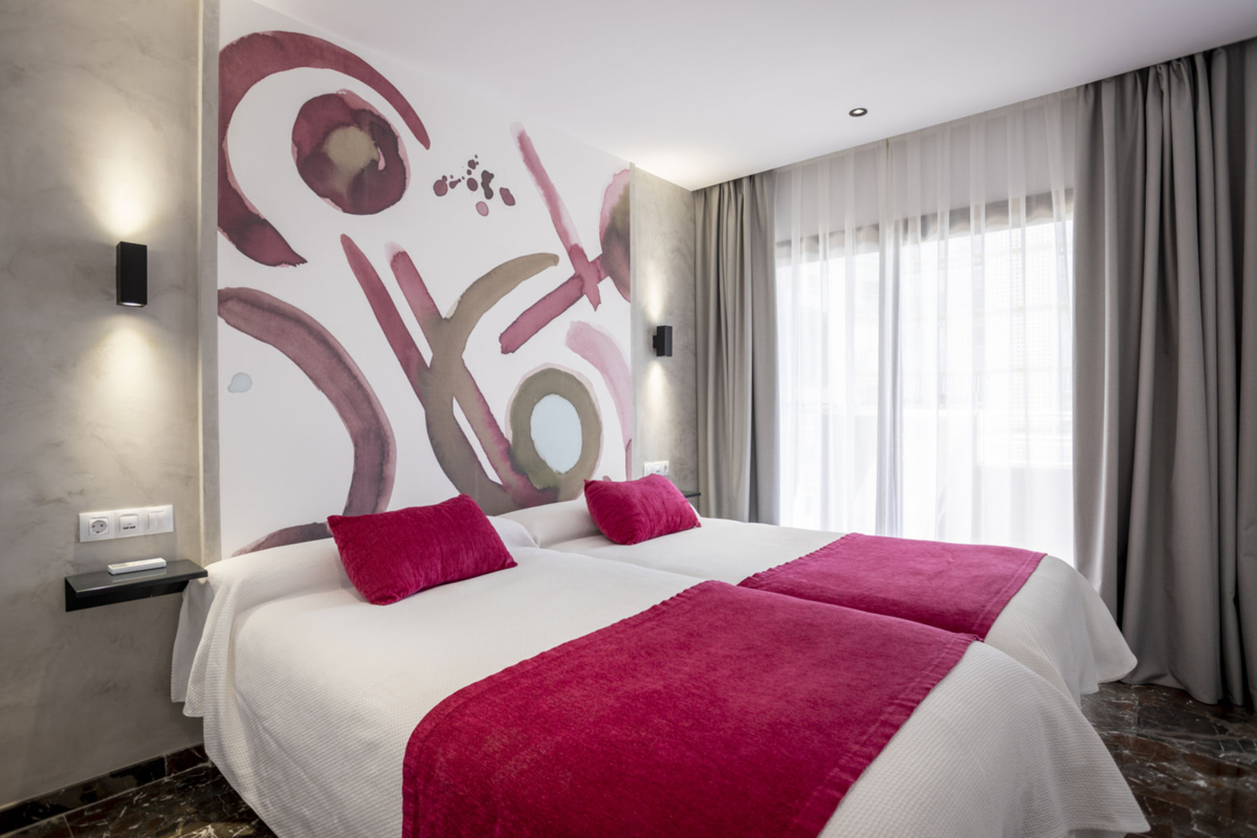 San Jaime Apartments image 1