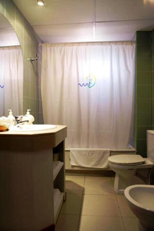 Fenals Garden image 2