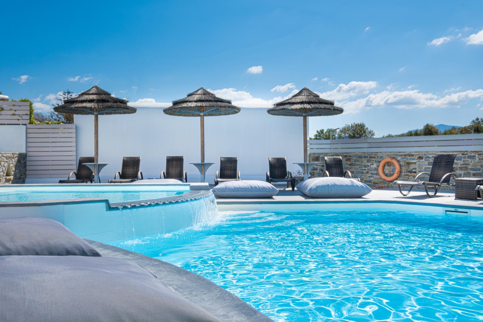 Liana Beach Hotel