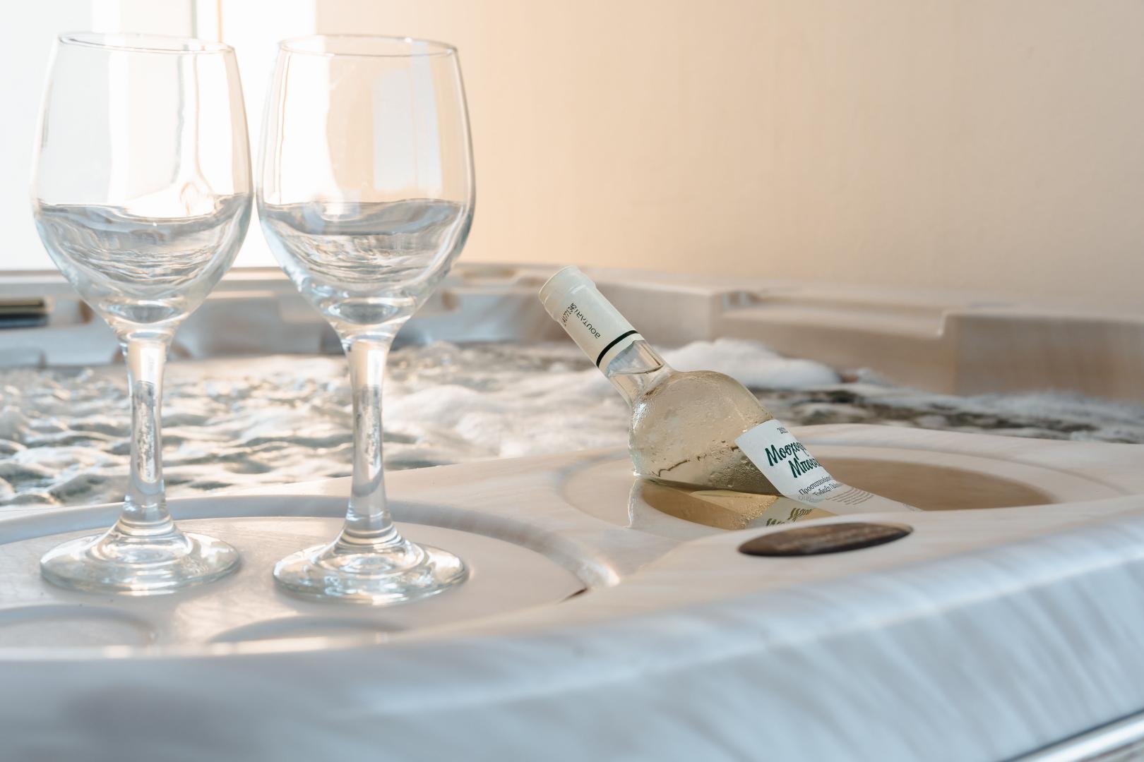 Mitos Suites Luxury Hotel In Naxos image 1