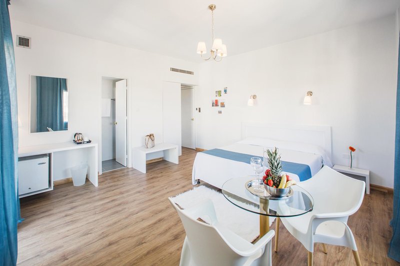 Mikes Kanarium City Hotel image 3