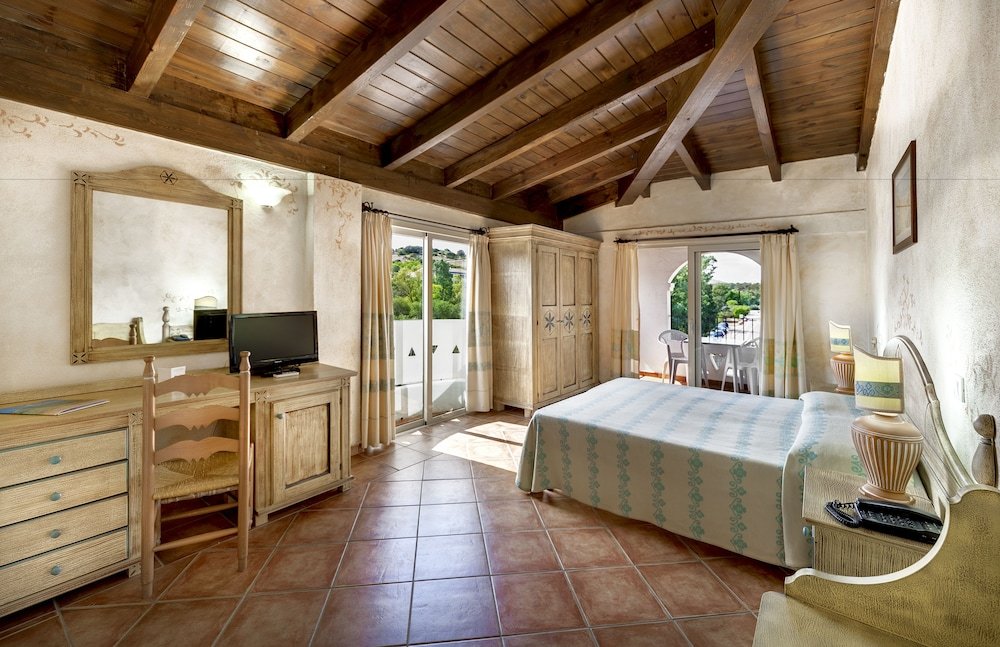 Badkamer met ligbad — Colonna Beach Hotel & Apartments