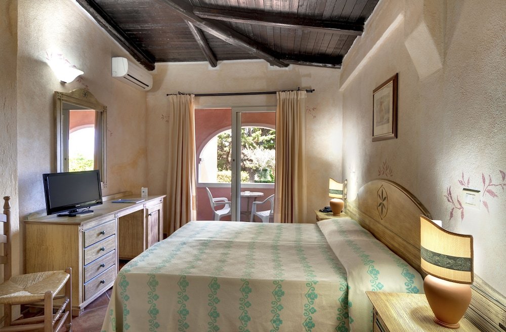 Suite met zithoek — Colonna Beach Hotel & Apartments