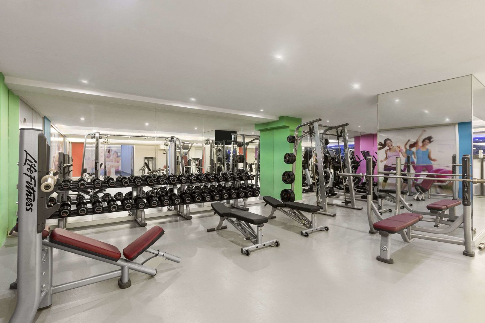 Ramada Hotel & Suites by Wyndham Istanbul Merter foto 26