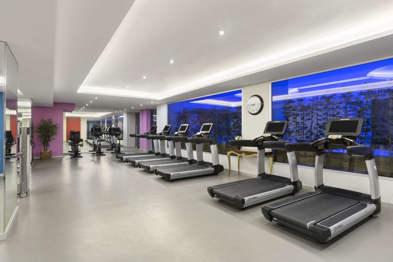 Ramada Hotel & Suites by Wyndham Istanbul Merter foto 28