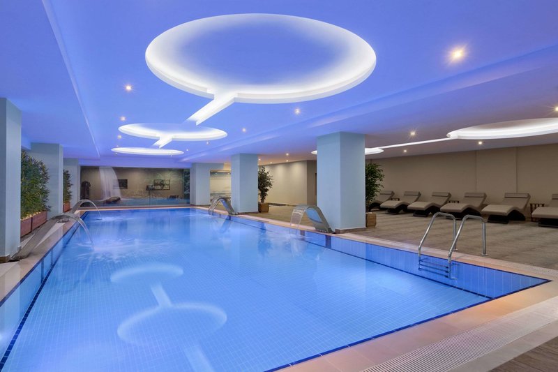 Ramada Hotel & Suites by Wyndham Istanbul Merter foto 22