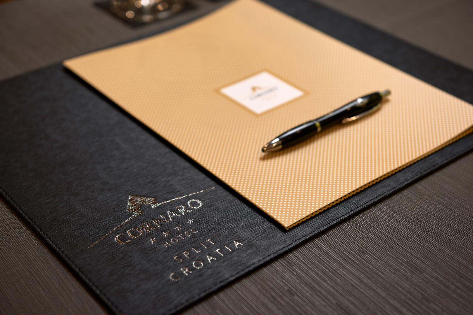 Fine-dining tafel — Cornaro Hotel
