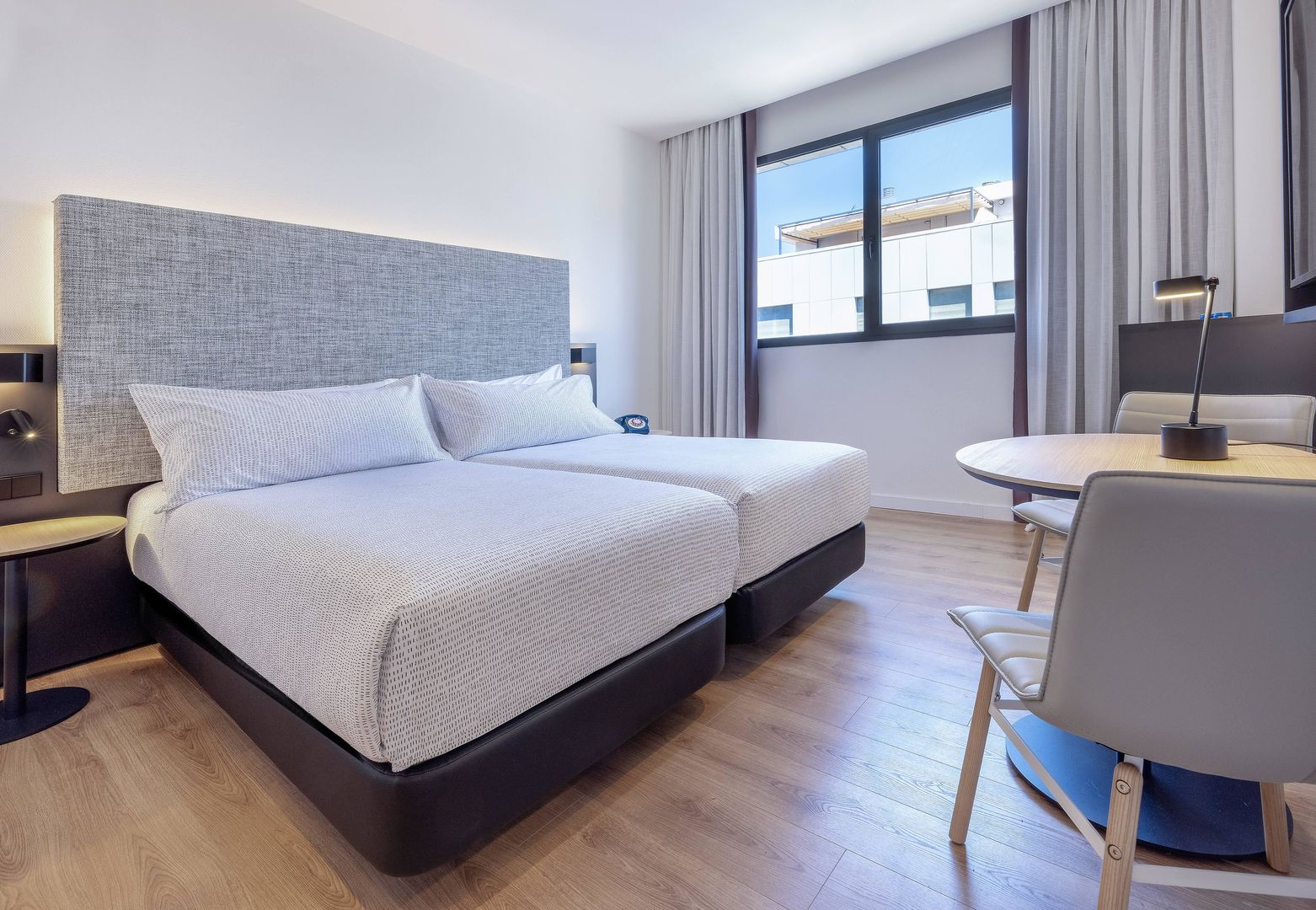 INNSiDE Valencia Oceanic image 1