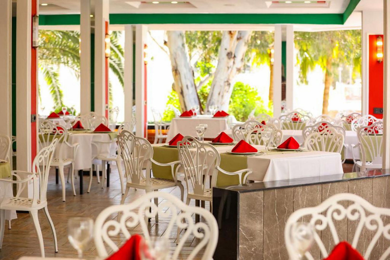 Green Bay Resort & Spa image 3