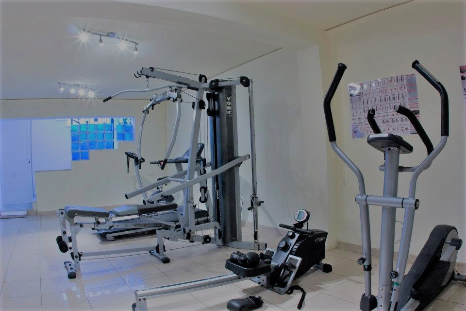 Fitnessruimte met cardio-apparaten — Futura
