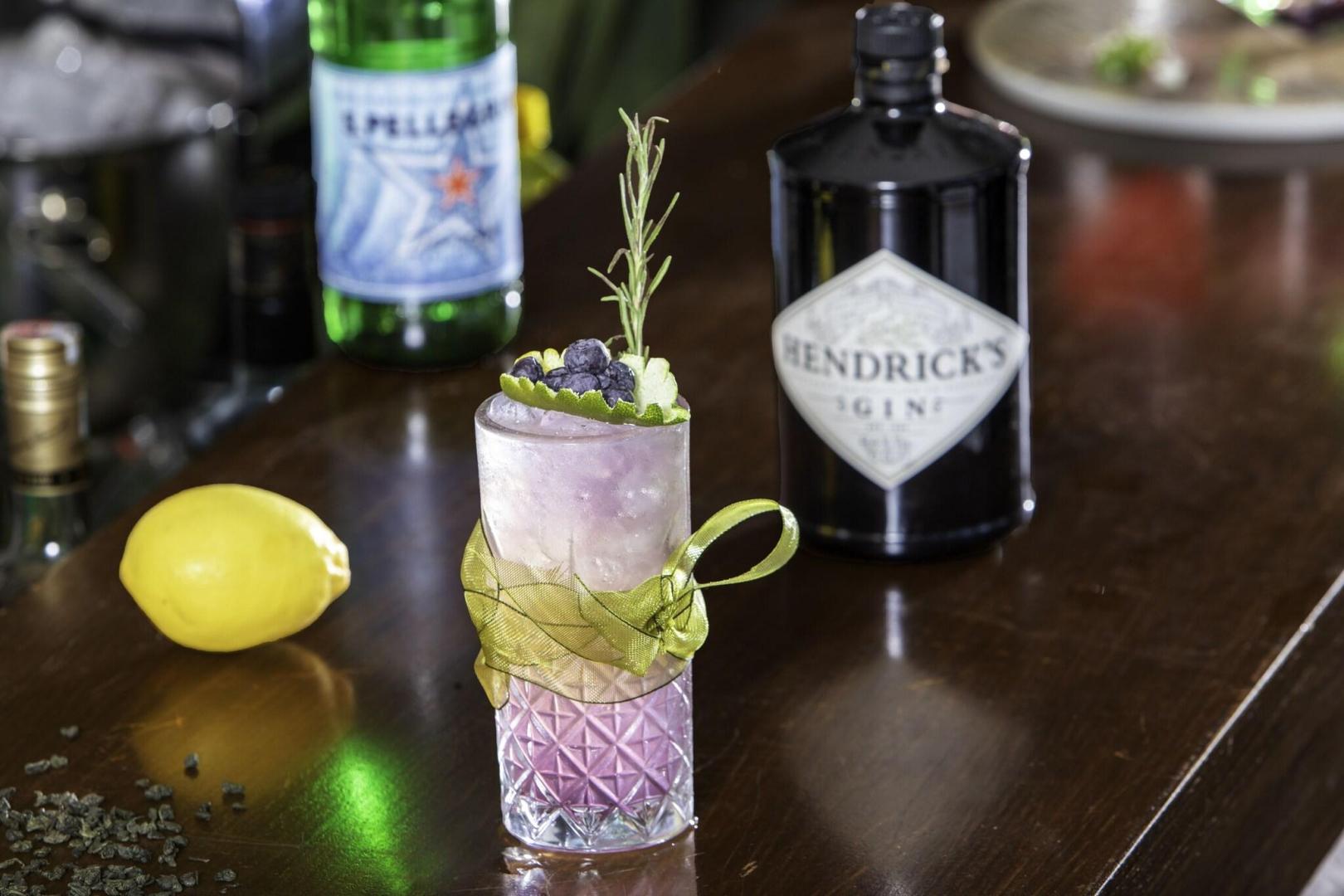 Bar met drankenselectie — Senses Hotel