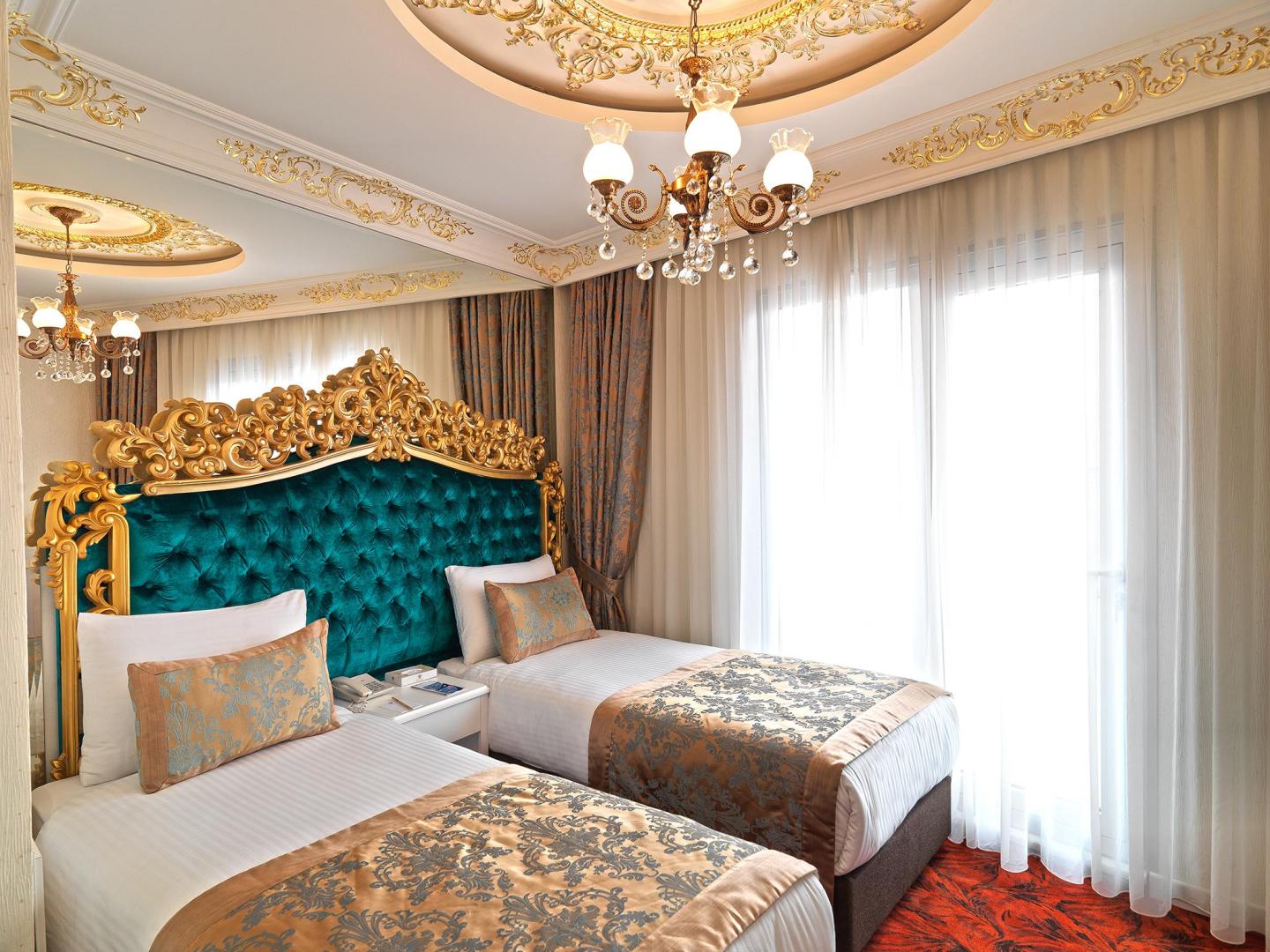White Monarch Hotel image 1