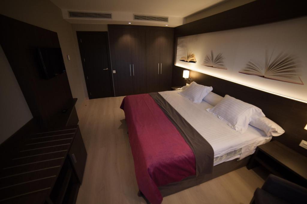 Brea's Hotel image 2