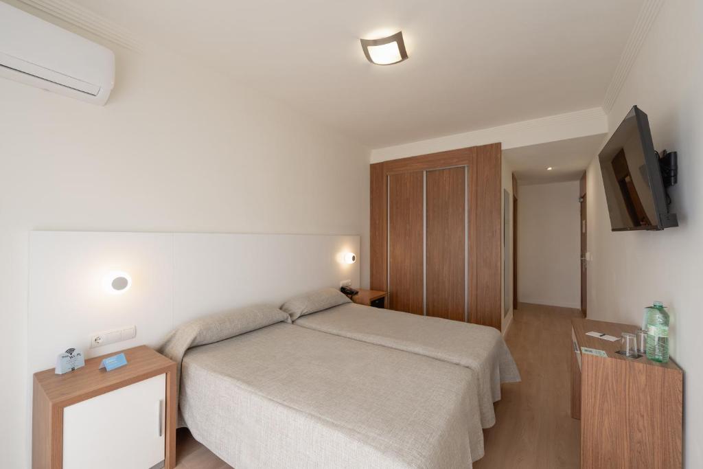 RH Riviera — 4