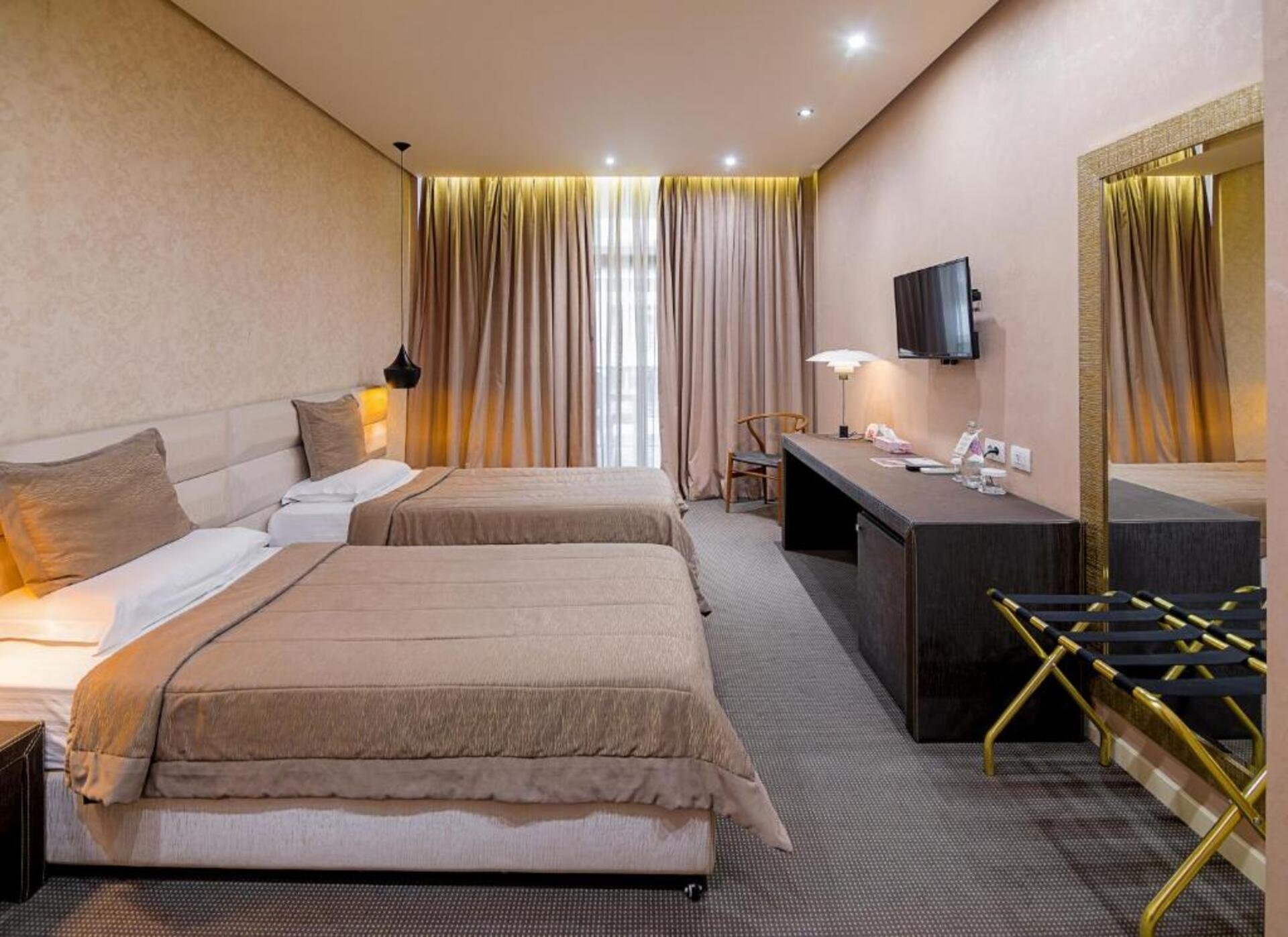 La Boheme Hotel image 3