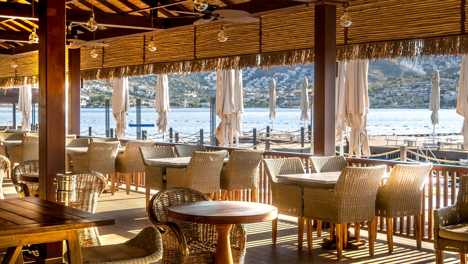 Restaurantterras buiten — Mivara Luxury Resort & Spa