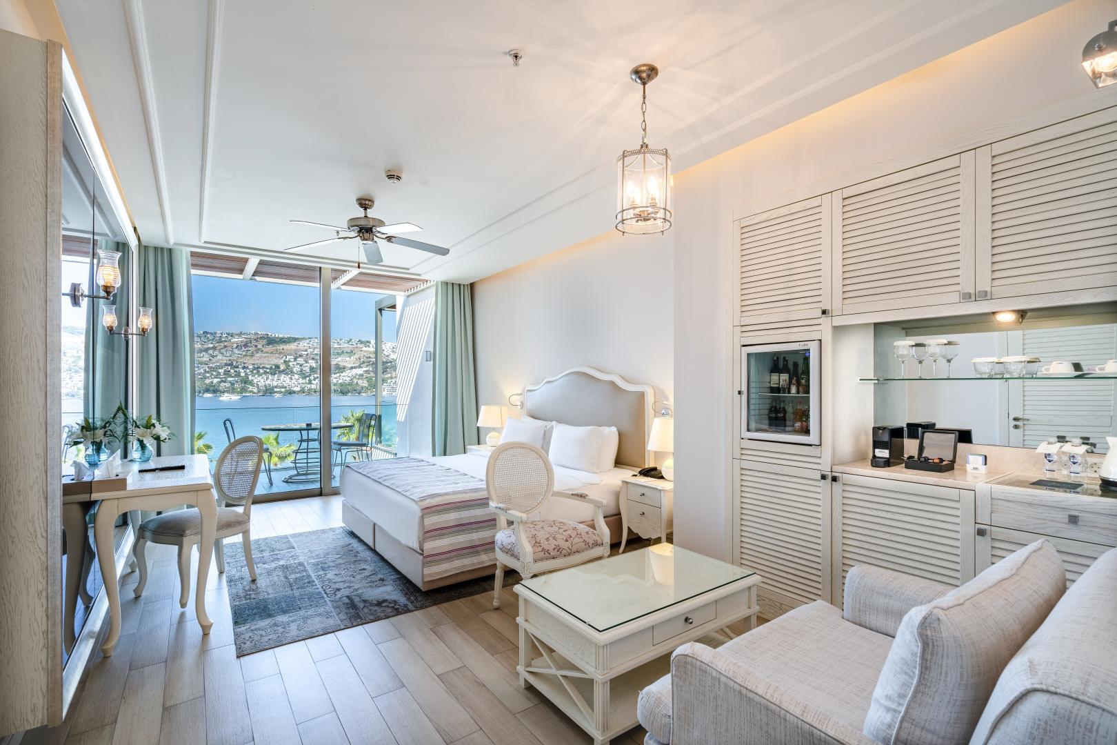 Zeezicht vanaf het balkon — Mivara Luxury Resort & Spa