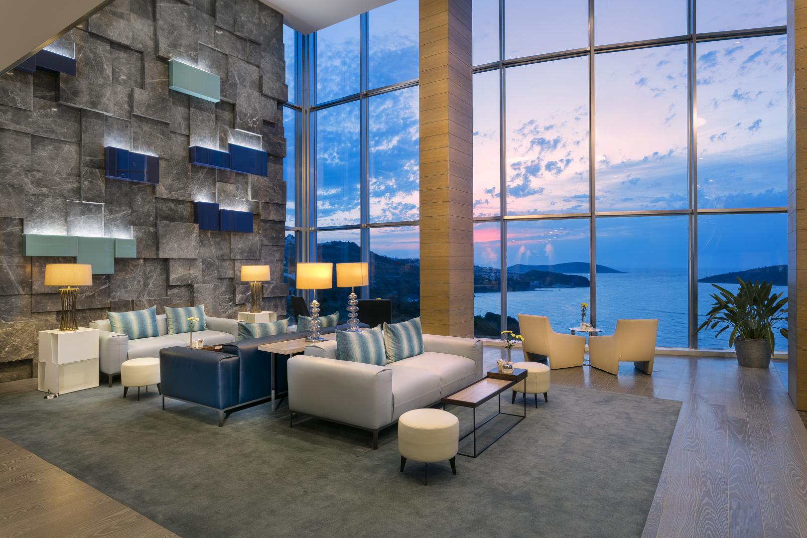 Lobby met receptie — Sirene Luxury Hotel Bodrum