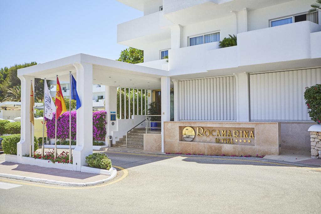 Hoofdingang van het hotel — Hotel Rocamarina