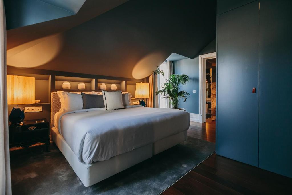 Torel Palace image 1