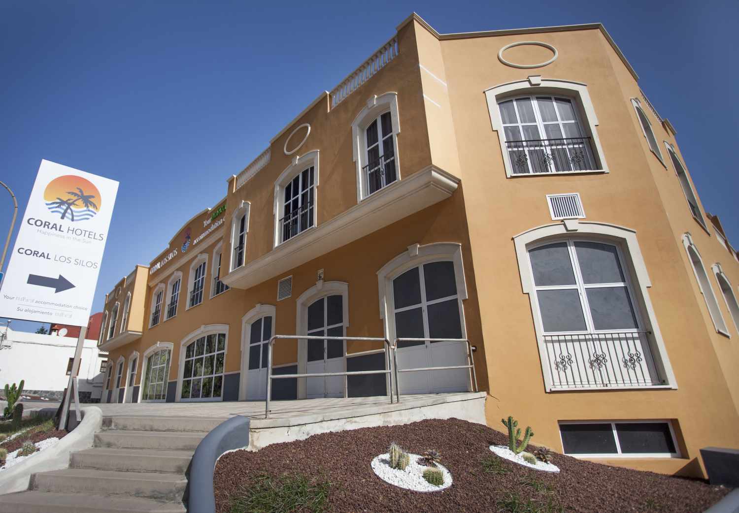 Coral Los Silos - Your Natural Accommodation Choice image 1