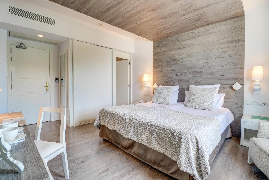 Hoposa Illa d'Or Hotel & Illa d’Or Apartments image 1