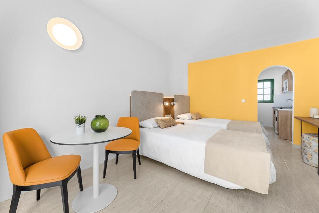 Apartamentos Tropicana image 1