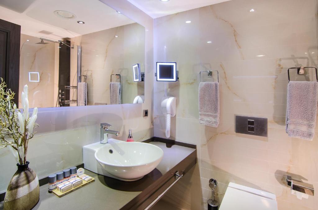 The Grand Blue Sky International image 2