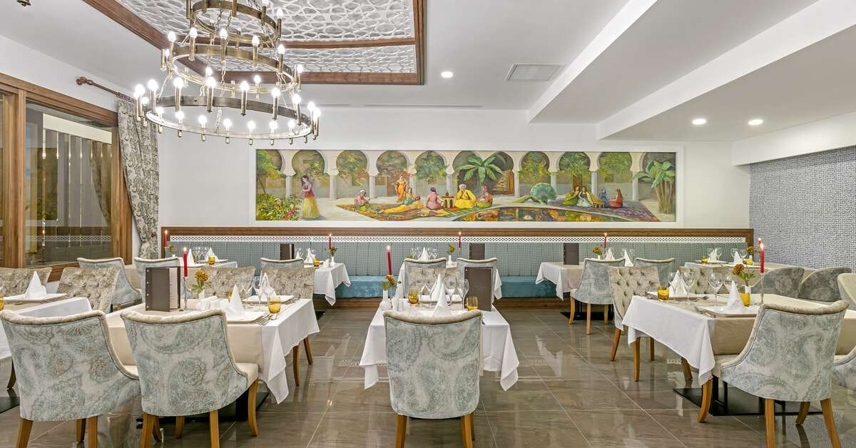 Glamour Resort & Spa image 3