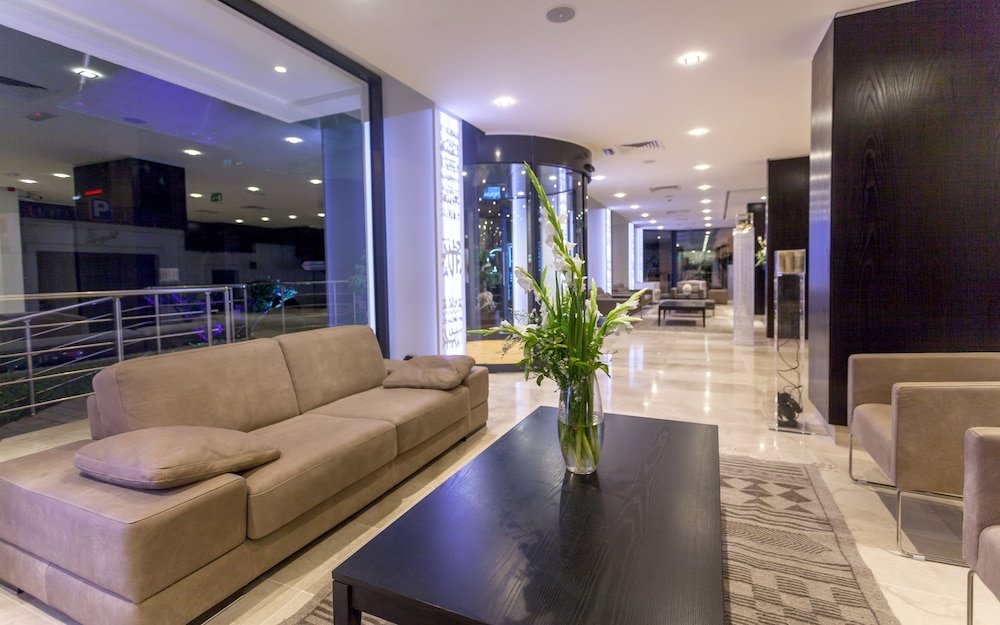 Business Hotel image 1