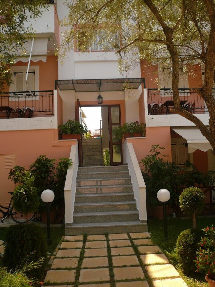 Avra Hotel image 3